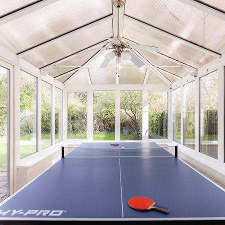 Ping-Pong Paradise Crawley  Eksteriør bilde